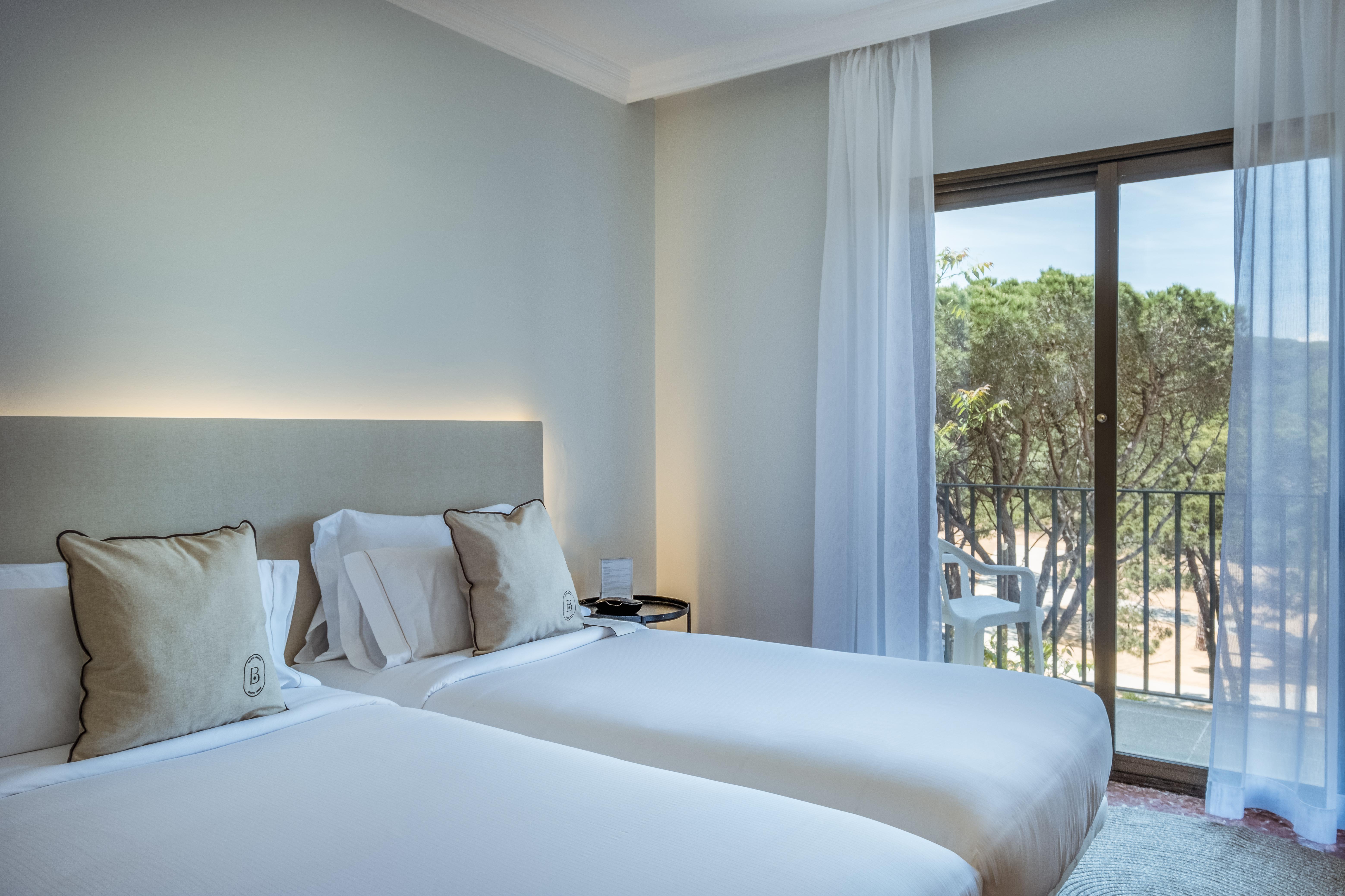 סאן פליו דה גיסולס Hotel Montjoi By Brava Hoteles מראה חיצוני תמונה