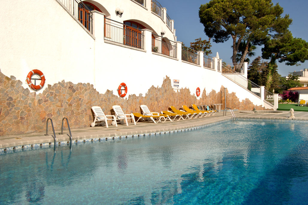 סאן פליו דה גיסולס Hotel Montjoi By Brava Hoteles מראה חיצוני תמונה