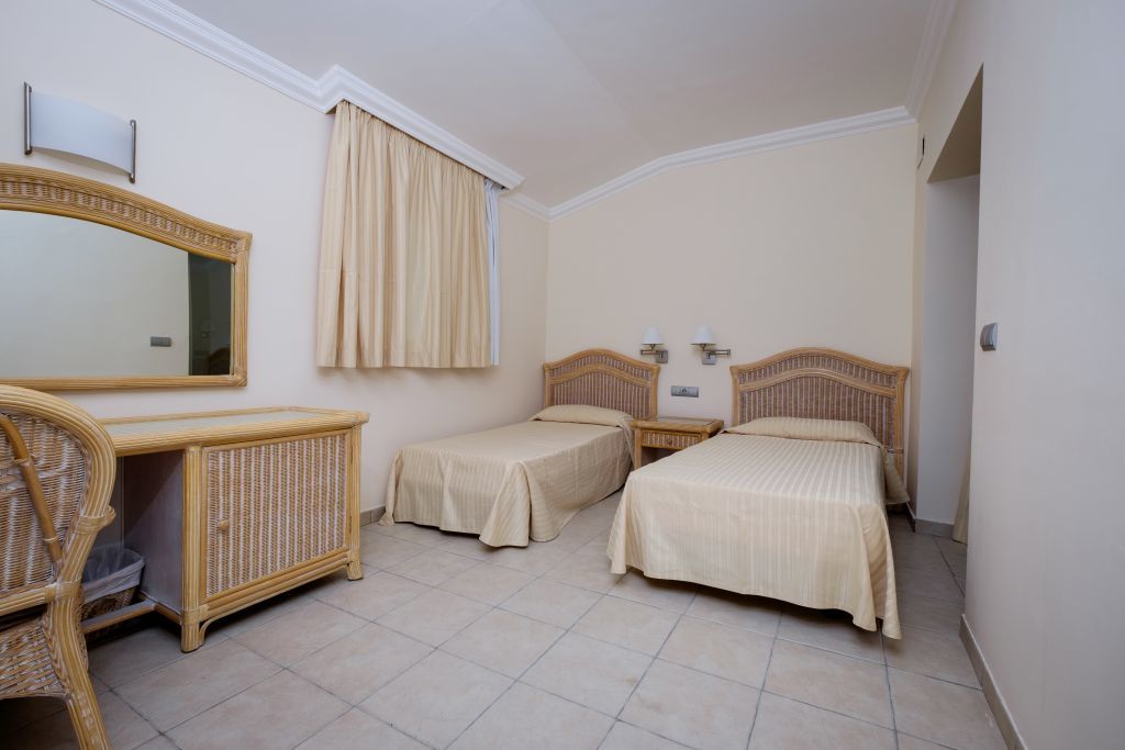 סאן פליו דה גיסולס Hotel Montjoi By Brava Hoteles מראה חיצוני תמונה
